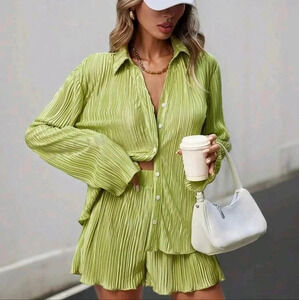Ladies' Solid Color Pleated Two-Piece Set